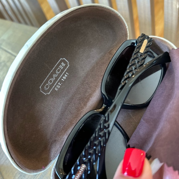 Coach sunglasses - Picture 3 of 4